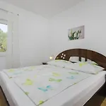 Slatine 6 * Трогір