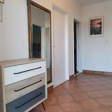 Slatine 6 Apartment *