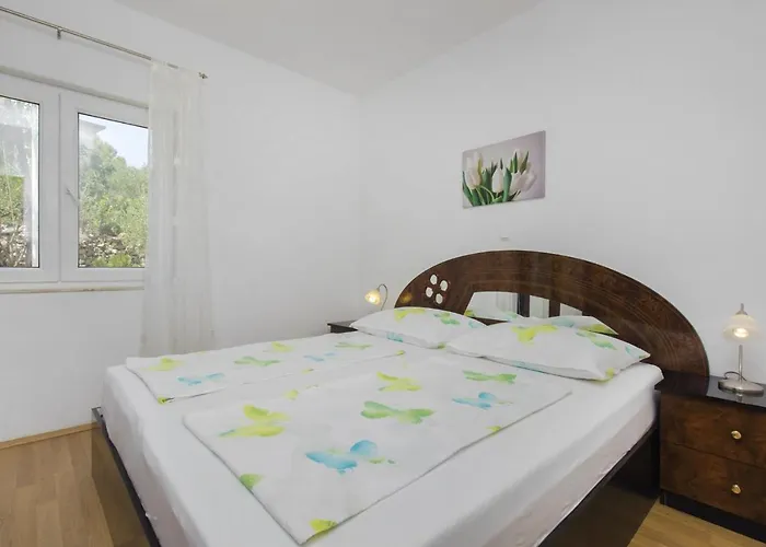 Slatine 6 * Трогір