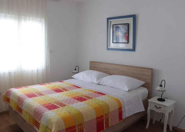 Slatine 6 * Трогір